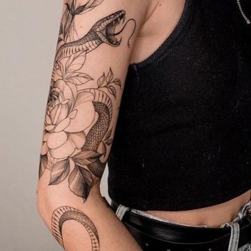 Get This Beautiful Design of a Woman With Flowers and Butterflies. You Will  Look the Sexiest With This Sensual Tattoo. - Etsy