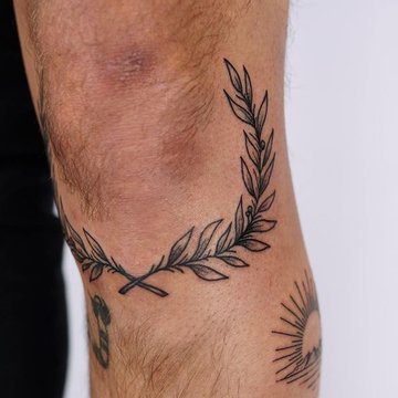 45 People Showing Off Their Awesome Leg Tattoos