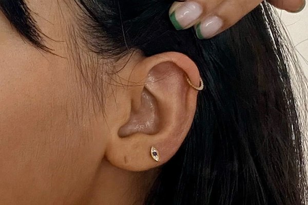 Ear cartilage piercing
