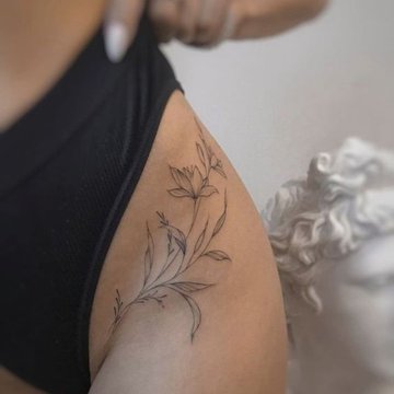 thigh tattoo for women