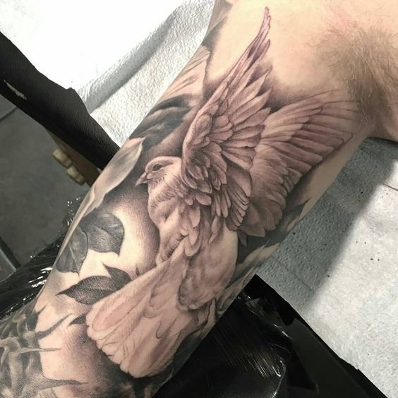 Dove tattoo: styles and meaning | 36+ Designs for men and women - VeAn ...