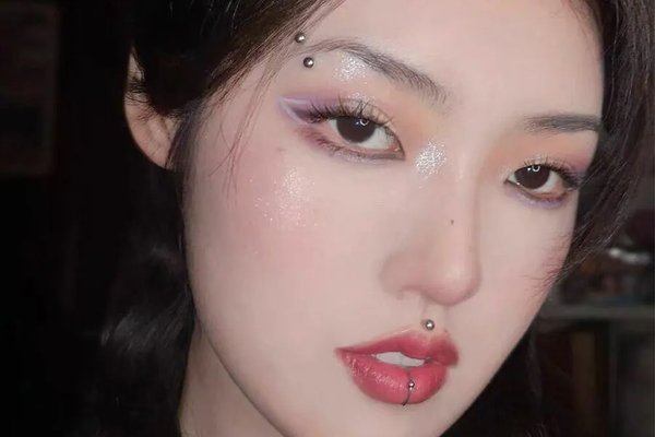 Eyebrow piercing